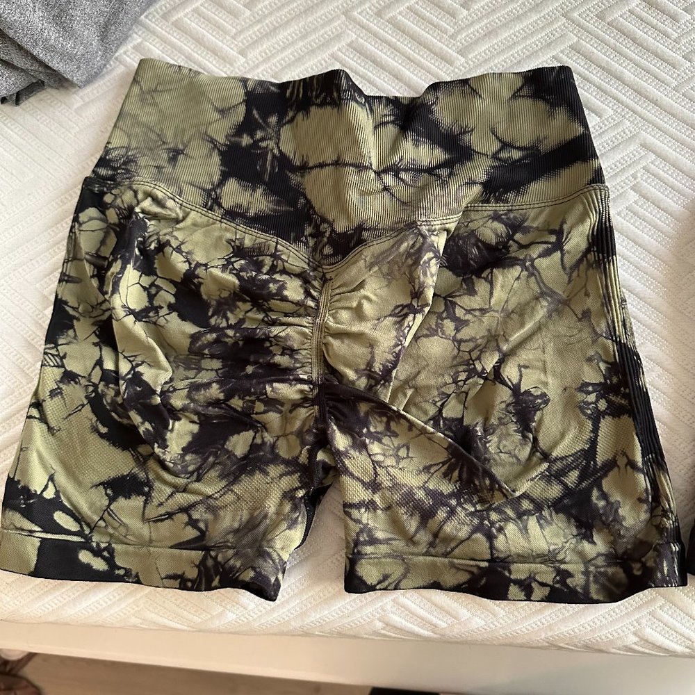 Olive/Black Tie Dye Scrunch Butt Shorts